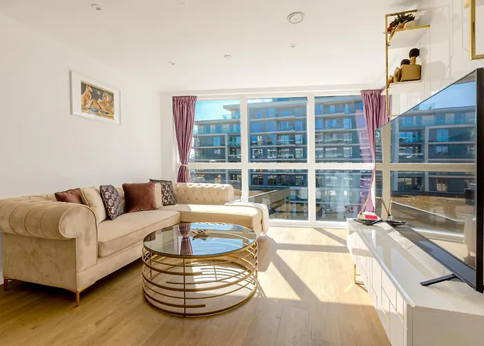 Cosy 2Br Riverside Apt In Greenwich With Balcony