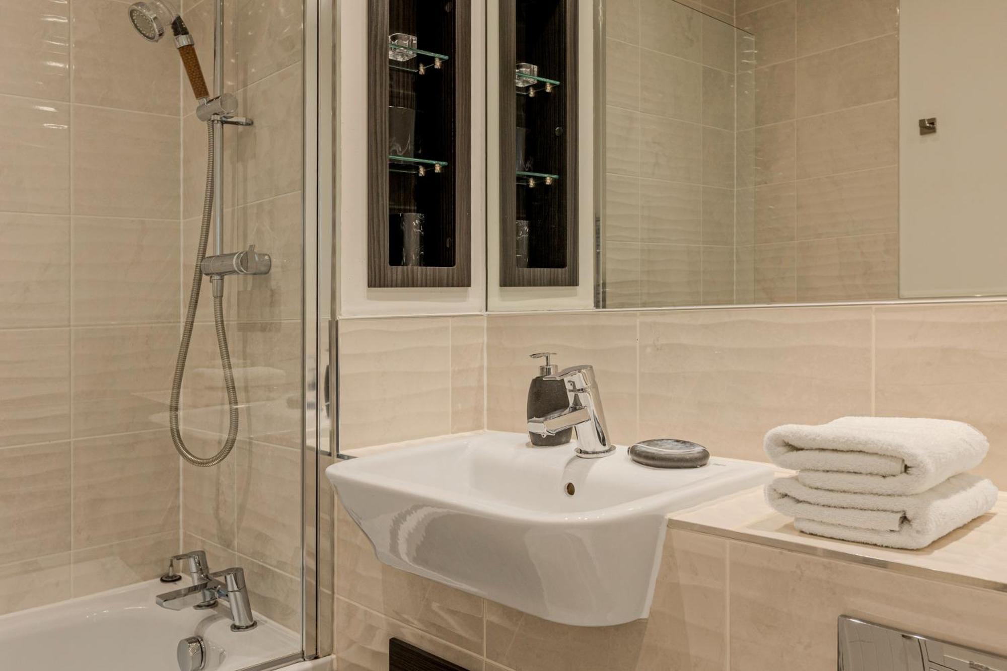 Cosy 2br Riverside In Greenwich With Balcony Appartement Londres