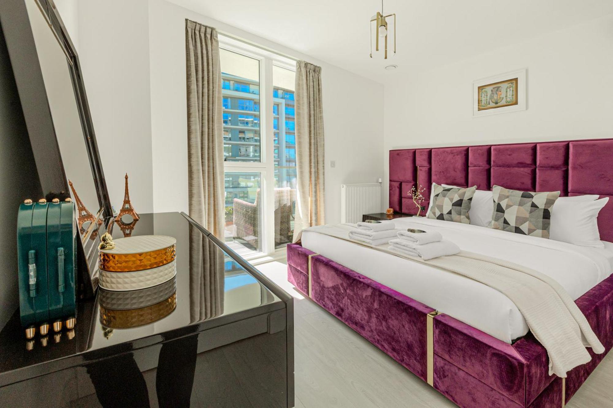 Cosy 2br Riverside In Greenwich With Balcony
