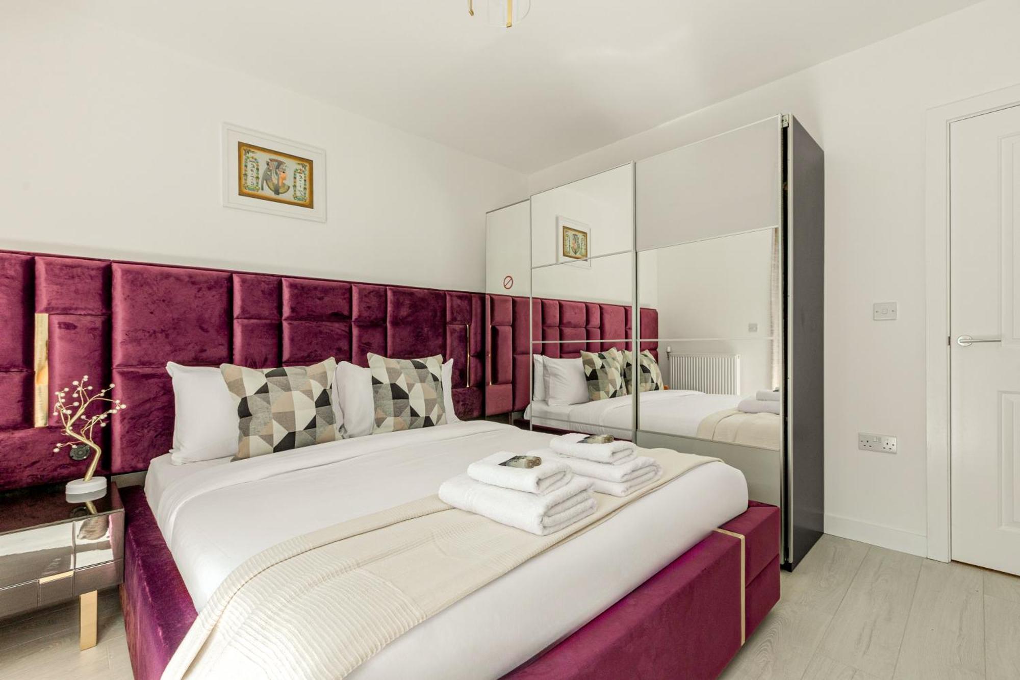 Cosy 2br Riverside In Greenwich With Balcony