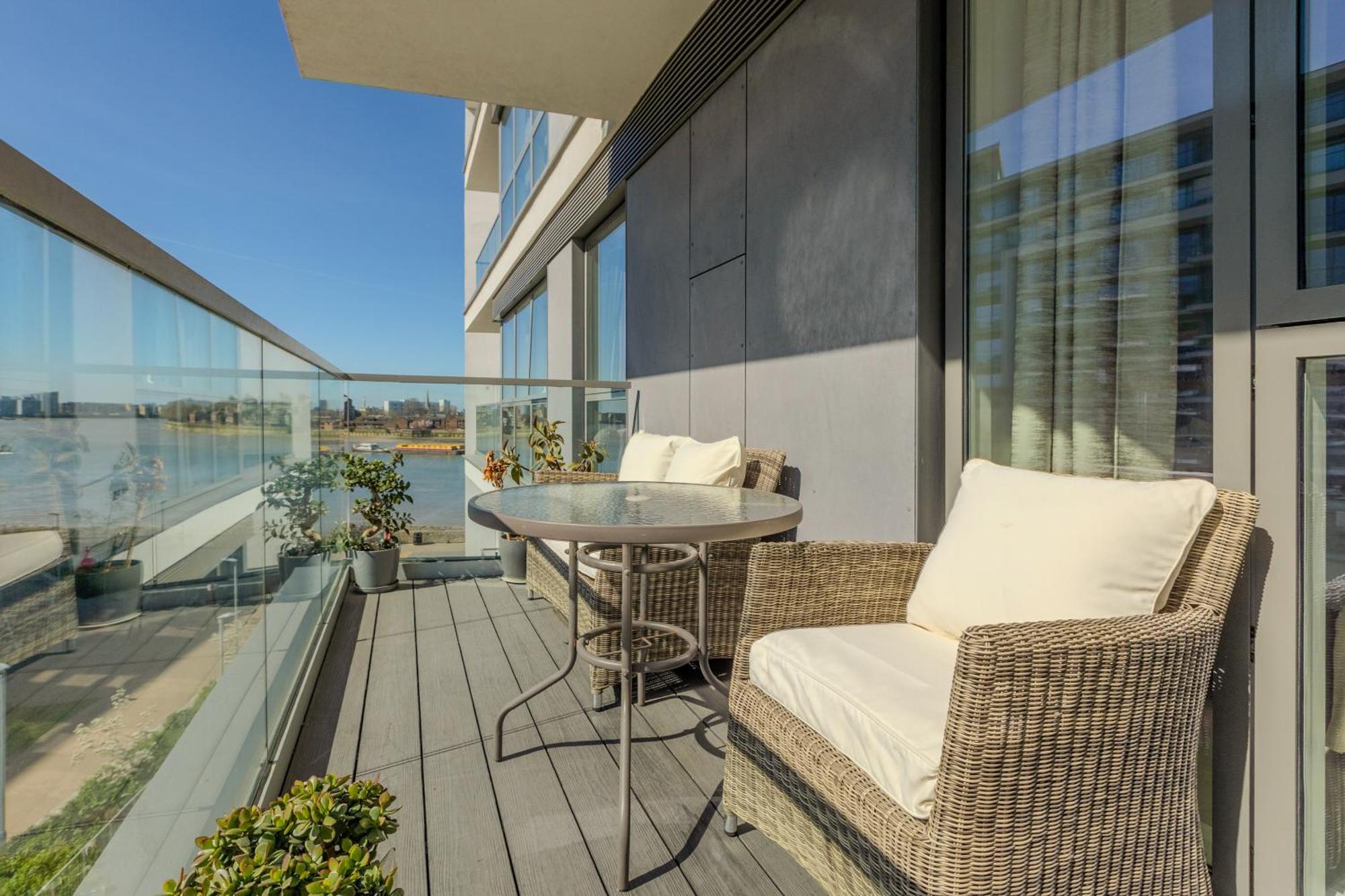 Cosy 2br Riverside In Greenwich With Balcony Appartement