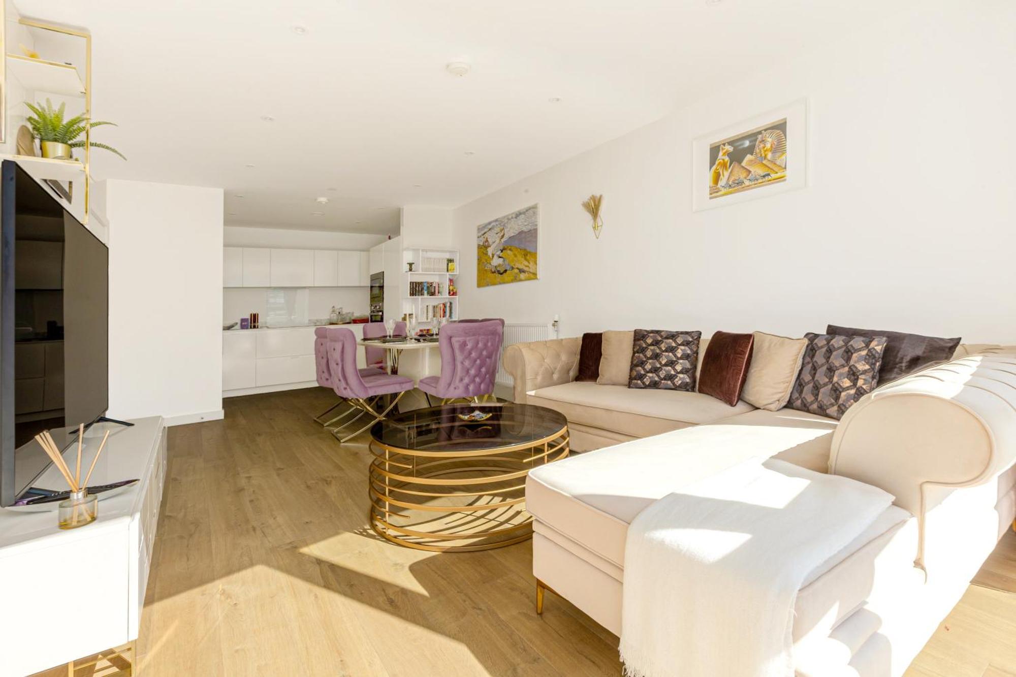 Cosy 2br Riverside In Greenwich With Balcony